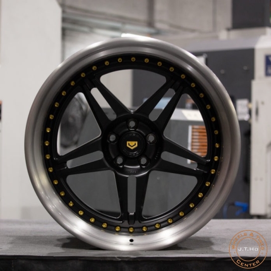 #InStock hơn 150 bộ mâm Vossen Forged cho tất cả các dòng xe...Made in MIAMI...Please call 090.111.00.99/090.111.9900/0902.36.36.98 hoặc inboz Zalo or Messenger...Thanks!