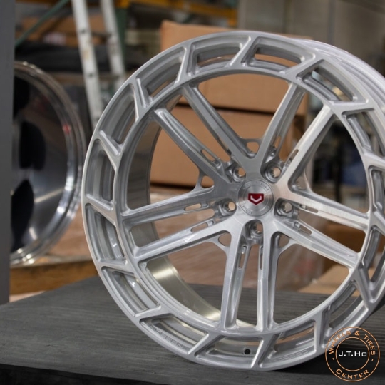 #InStock hơn 150 bộ mâm Vossen Forged cho tất cả các dòng xe...Made in MIAMI...Please call 090.111.00.99/090.111.9900/0902.36.36.98 hoặc inboz Zalo or Messenger...Thanks!