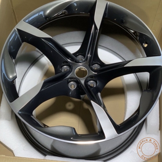 Bộ Mâm 20" Mới 100% Chính Hãng Ferrari SF90 Model 2023 + bộ Ferrari Real Carbon logo caps.(Logo thường vàng hoặc đen thì rẻ hơn 15tr).Giá call 090.111.00.99 / 090.111.9900 hoặc inbox Zalo.Many Thanks!