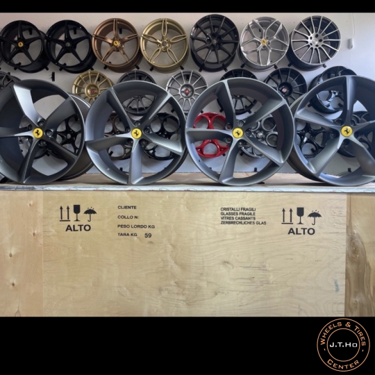 #In Stock Bộ Mâm 21" Mới 100% Chính Hãng Ferrari SP1 SP2 Monza 2023 Model.VA 10x21 ET 40,4 & HA 11,5x21 ET 40.Lắp chuẩn cho Ferrari 812 SF GTS và những mẫu Ferrari thế hệ trước.Giá Call 090.111.00.99 / 090.111.9900 hoặc inbox Zalo.Many Thanks!
