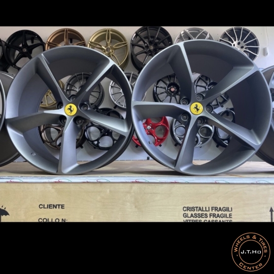 #In Stock Bộ Mâm 21" Mới 100% Chính Hãng Ferrari SP1 SP2 Monza 2023 Model.VA 10x21 ET 40,4 & HA 11,5x21 ET 40.Lắp chuẩn cho Ferrari 812 SF GTS và những mẫu Ferrari thế hệ trước.Giá Call 090.111.00.99 / 090.111.9900 hoặc inbox Zalo.Many Thanks!
