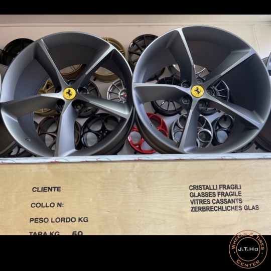 #In Stock Bộ Mâm 21" Mới 100% Chính Hãng Ferrari SP1 SP2 Monza 2023 Model.VA 10x21 ET 40,4 & HA 11,5x21 ET 40.Lắp chuẩn cho Ferrari 812 SF GTS và những mẫu Ferrari thế hệ trước.Giá Call 090.111.00.99 / 090.111.9900 hoặc inbox Zalo.Many Thanks!