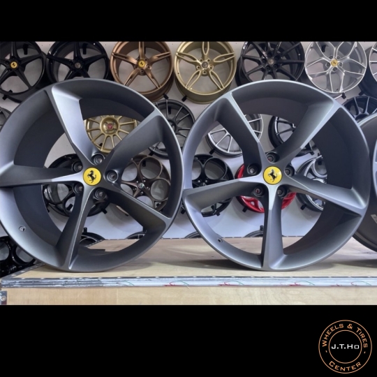 #In Stock Bộ Mâm 21" Mới 100% Chính Hãng Ferrari SP1 SP2 Monza 2023 Model.VA 10x21 ET 40,4 & HA 11,5x21 ET 40.Lắp chuẩn cho Ferrari 812 SF GTS và những mẫu Ferrari thế hệ trước.Giá Call 090.111.00.99 / 090.111.9900 hoặc inbox Zalo.Many Thanks!
